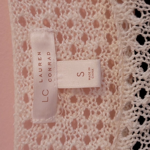 Lauren Conrad Bell sleeve top - Picture 6 of 6